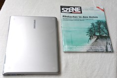 Vergleich der Maße zwischen Zeitschrift und Ultrabook - Samsung 5 Ultra NP530U3C