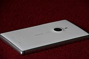 Nokia Lumia 925 - Rückansicht  mit Kameralinse von Carl Zeiss